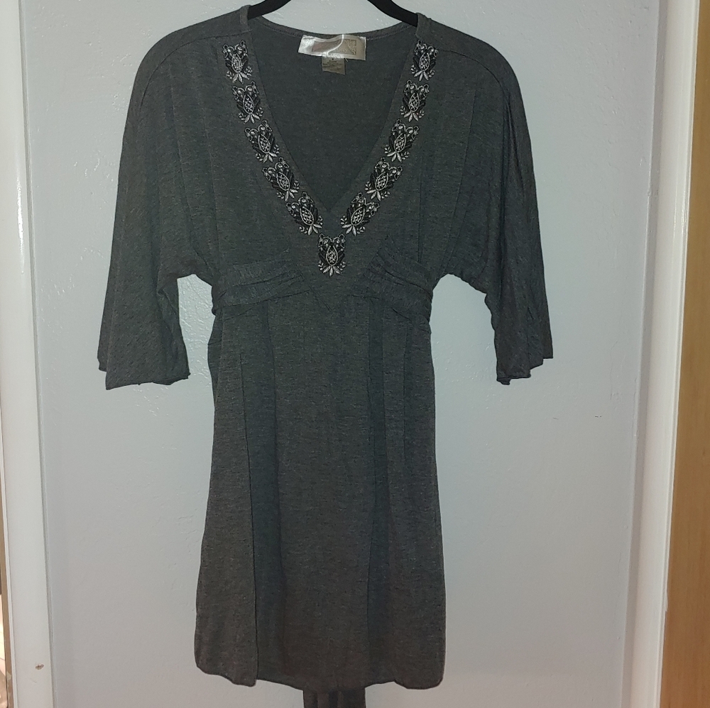 - Everly Grey, Maternity shirt, size M, gray color